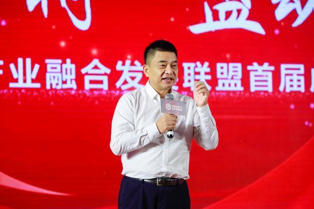 天津银行与华夏时报携手探索，深度交流推动服务实体经济生态圈构建